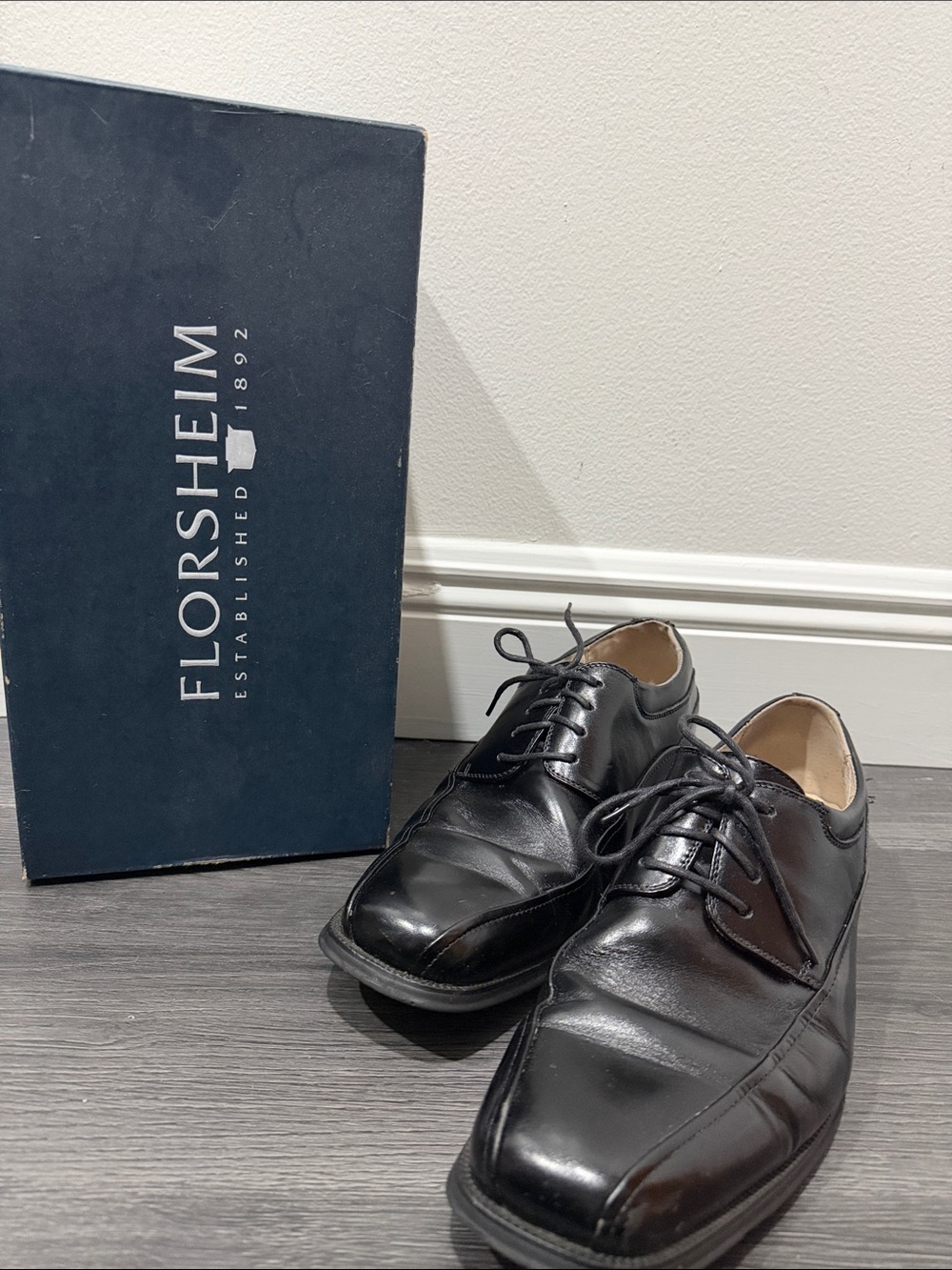 Florsheim Black Leather Lace-Up Derby Shoes